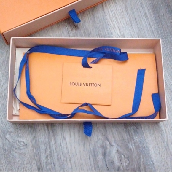 Authentic Louis Vuitton packing Set - Picture 4 of 4